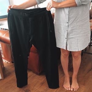 Men’s Lululemon jogger sweatpants